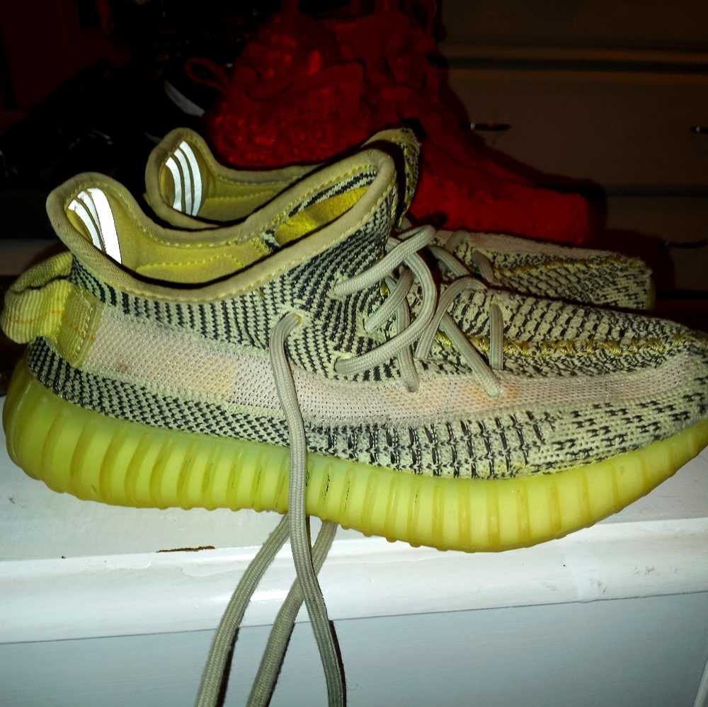 Boys yeezys
